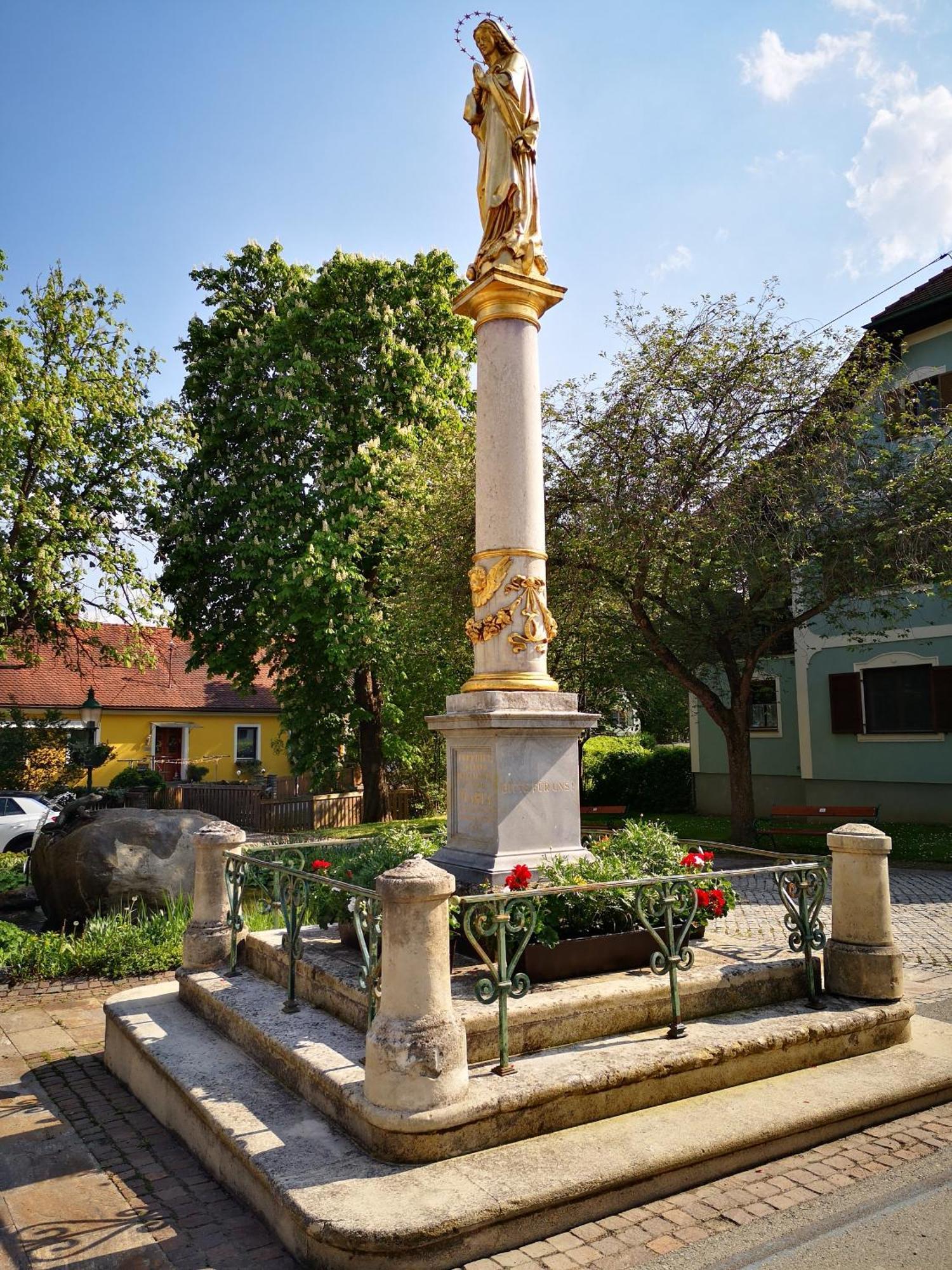 Aparthotel "Goldener Hahn Apartments" Бад-Вальтерсдорф Екстер'єр фото